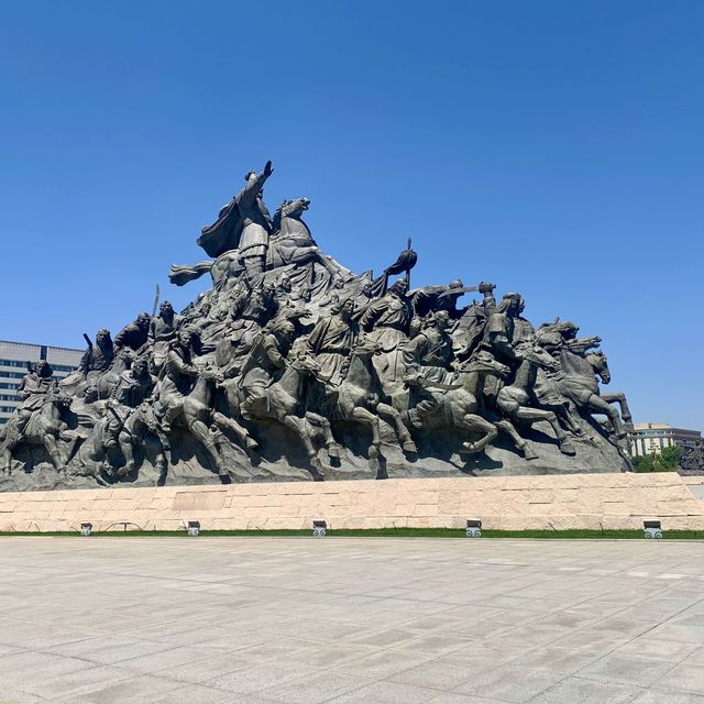 Strolling Around Kangbashi 