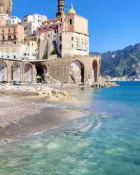 Atrani's Splendid Charm: A Glimpse of Sunshine on the Amalfi Coast ☀️💙