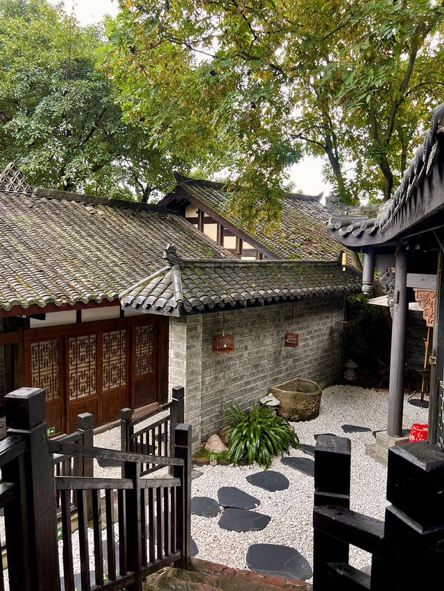 別問了！在成都！想一直住下去的私湯民宿…