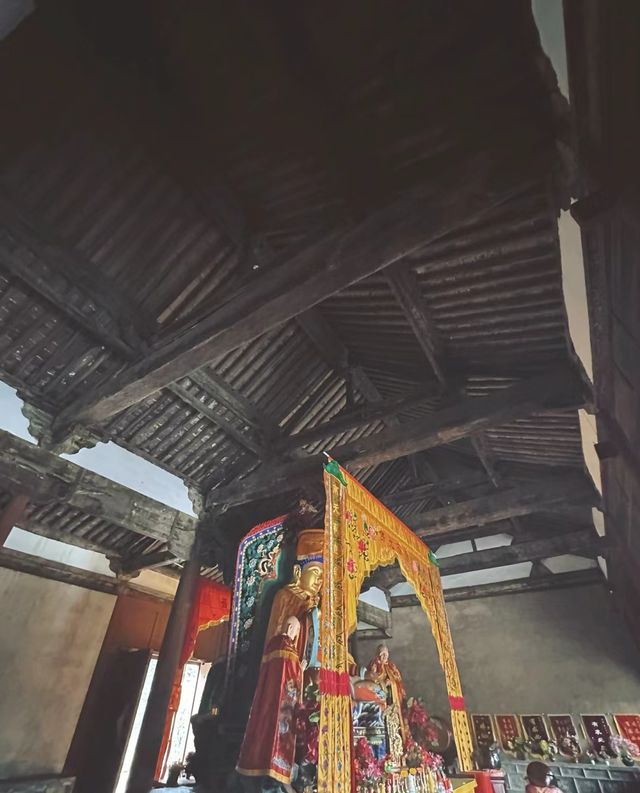 柳林香嚴寺|一金七元的黑釉琉璃建築柳林香嚴寺位於山西省柳林縣