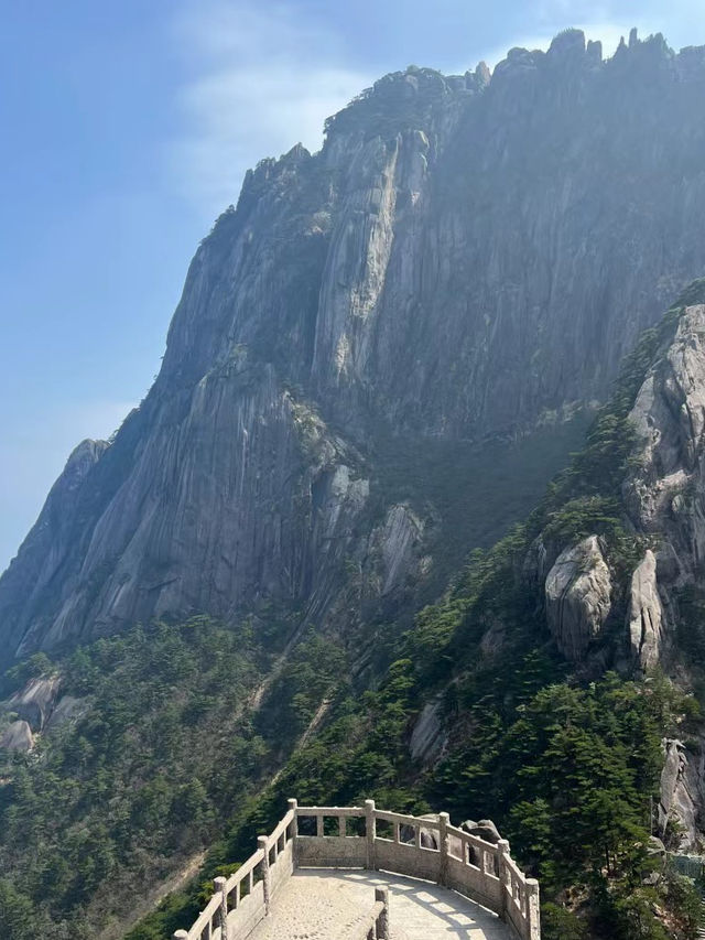 登黃山天下無山！