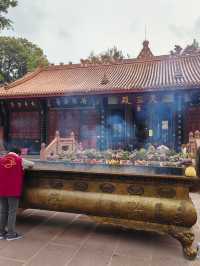 假日寺廟一日遊