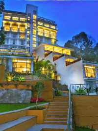 🌟 Munnar Marvels: Luxury Amidst the Clouds 🌿🏨