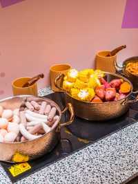 🍊🏨 Guangzhou's Orange Hotel: A Zesty Stay! 🌳