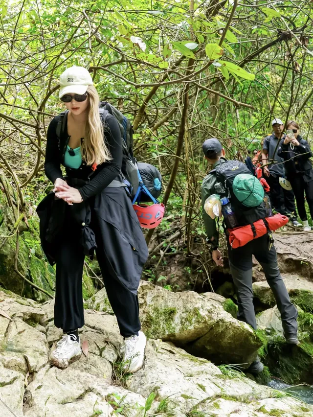 荔波"酷玩森林探洞"體驗。 荔波"酷玩森林探洞"體驗。