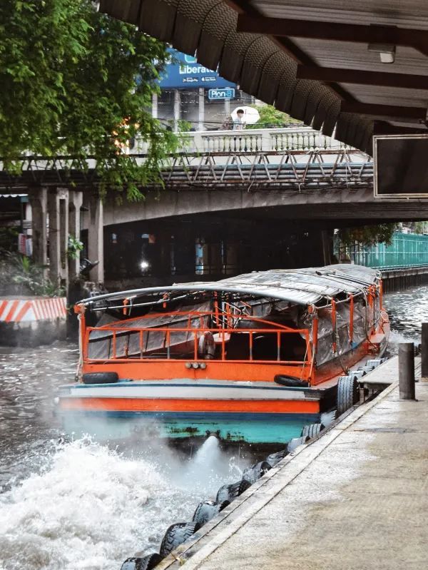 🚤 曼谷水上交通指南：小眾漫遊秘笈