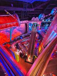 教科書式VR樂園！可惜只有北京有。