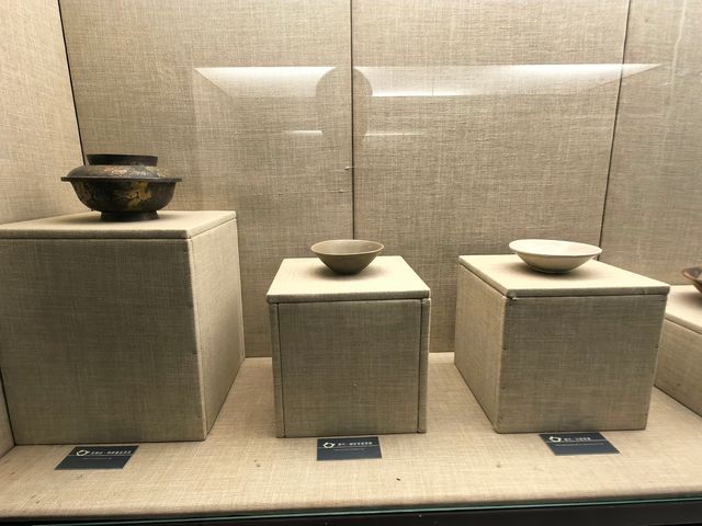唐代茶具一一唐宋館。