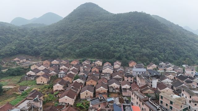廣西富川虎馬嶺古村。