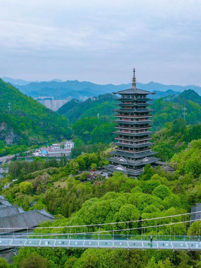 中國古代文化根深蒂固，和光同塵……。