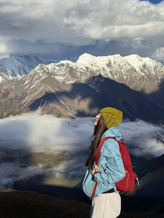 川西的雪山雲海美得令人讚嘆