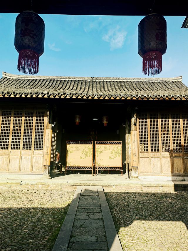 春節將至，到盧宅「扣嬉」