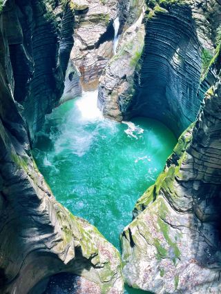 Enshi Grand Canyon: A Convergence of Natural Wonders