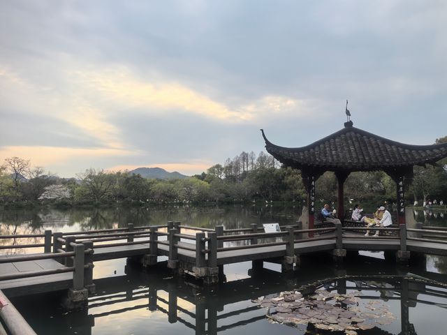 杭州西湖嘅春天景色