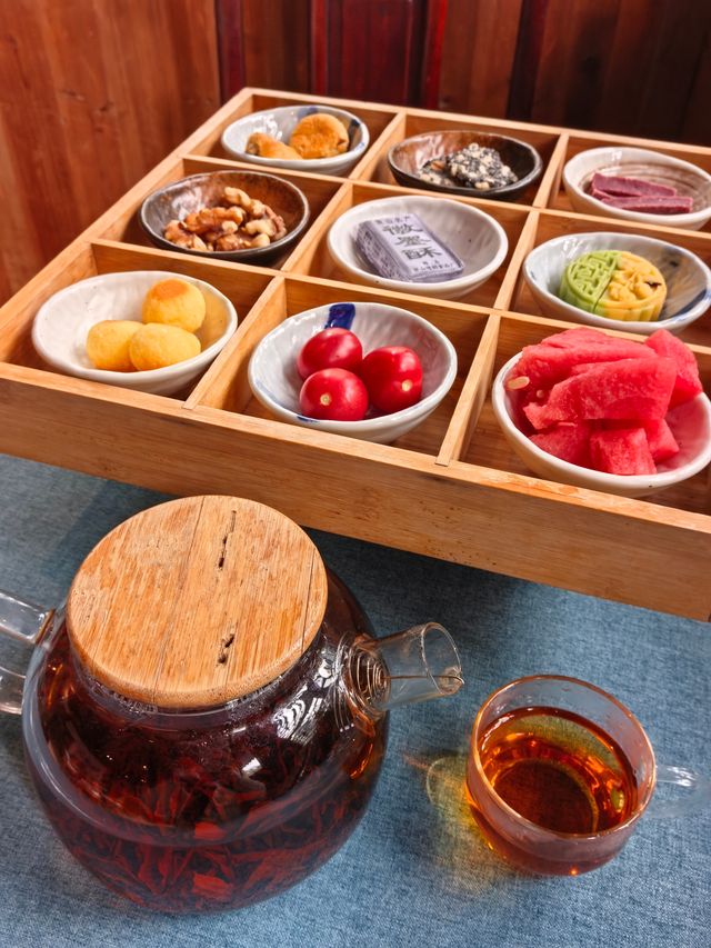 端午住進水墨江南爆紅的詩莉莉就在宏村門口