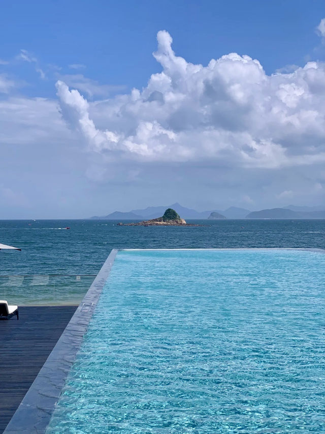 海天入夢，日光裡的柔藍曲線—深圳大梅沙京基洲際酒店