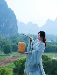 陽朔呢扇窗，讓我住進咗山水畫裏面
