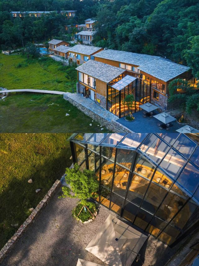 黃果樹旁！住進百年布依古寨的山野秘境
