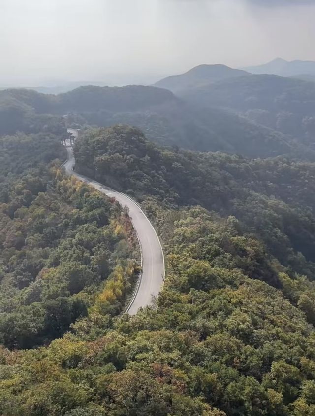 登臨人祖山，感受華夏文明的起源與震撼。