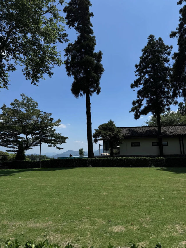 杭州1h達！莫干山裸心堡｜躲進森林秘境避暑，隨拍都是大片🌿