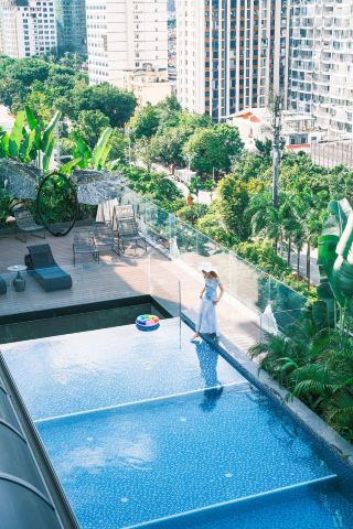 Rooftop outdoor pool in the secret realm of Xishuangbanna! An art-filled resort hotel!