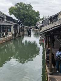 搖櫓舟聽雨眠！桐鄉烏鎮48h吃逛拍全攻略  煙雨江南的終極打開方式！ 青瓦白牆、石板巷弄