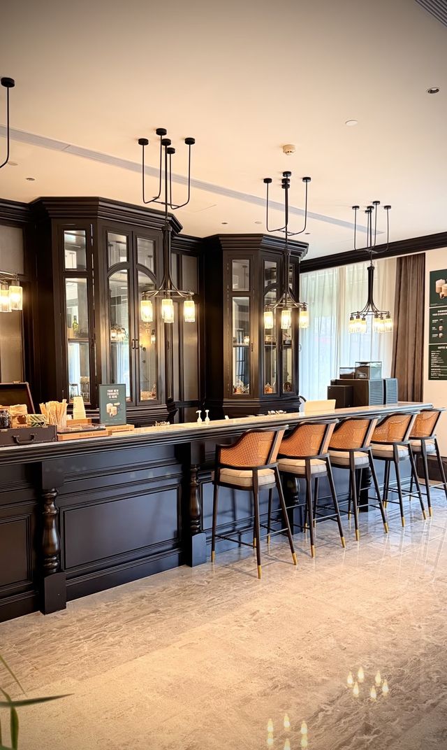 剛結束了一趟開平的慢活之旅,重點打卡了赤坎古鎮,這次入住的美堂酒店簡直太驚喜了!南洋風的復古設計+超大 剛結束了一趟開平的慢活之旅,重點打卡了赤坎古鎮,這次入住的美堂酒店簡直太驚喜了!南洋風的復古設計+超大