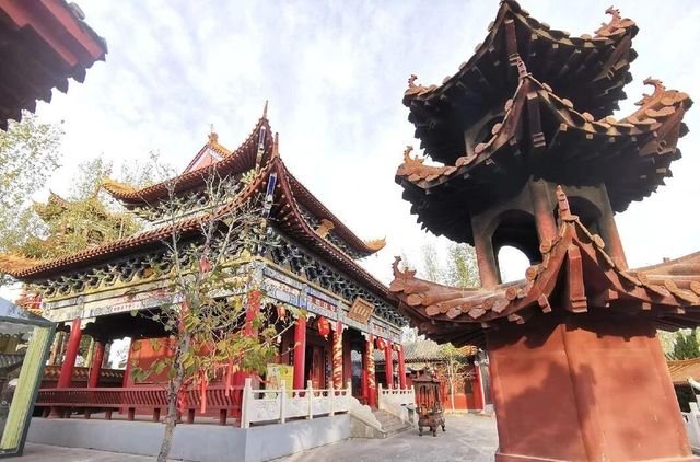 神秘2000年古廟爆紅全網免費登頂狂攬上億投資,絕美潭水傳說 神秘2000年古廟爆紅全網免費登頂狂攬上億投資,絕美潭水傳說