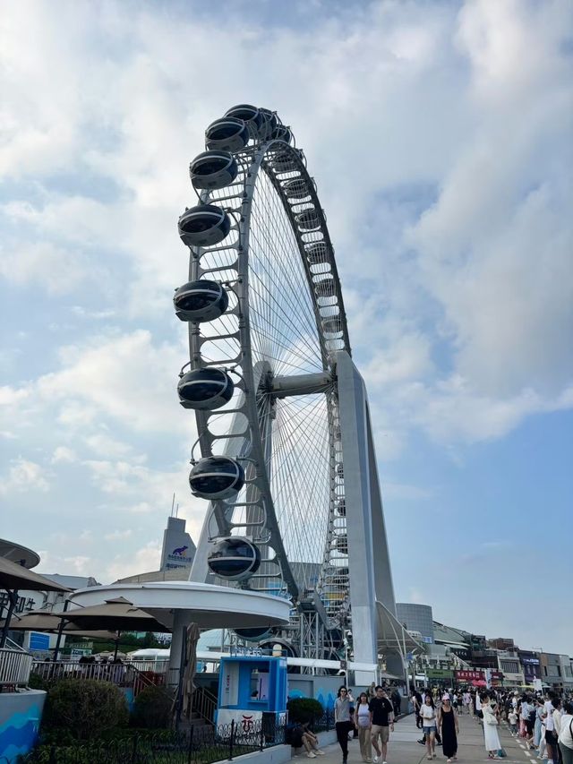 三天玩盡青島,海風與啤酒的治癒之旅 來到青島的第一天,就直接被綿長的海岸線和大海的顏色驚艷到!不愧 三天玩盡青島,海風與啤酒的治癒之旅 來到青島的第一天,就直接被綿長的海岸線和大海的顏色驚艷到!不愧