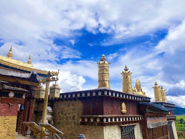 藍天下的藏風宮殿 高原古城的時光印記 藍天下的藏風宮殿 高原古城的時光印記