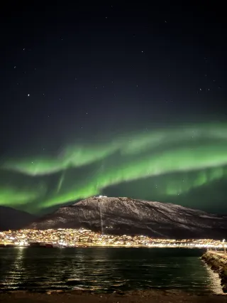 Tromsø Aurora Metaphysics Comes True! So Awesome to See a Green Ribbon Right Outside the Door