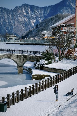 เก็บภาพทิวทัศน์หิมะอายุนับพันปีของภูเขาซีหลิงไว้ในภาพถ่าย ขณะเพลิดเพลินกับทิวทัศน์หิมะรอบเมืองเฉิงตู