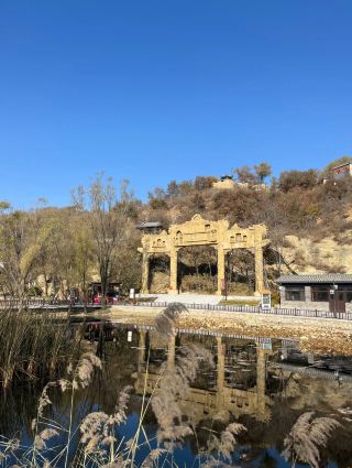 ถ้ำอี้เซียนว่านโฟถัง | อัญมณีแห่งถ้ำสมัยราชวงศ์เว่ยเหนือในภาคตะวันออกเฉียงเหนือของจีน ถ้ำอันเงียบสงบราวกับวัดเซนที่มีอายุนับพันปี ซ่อนตัวอยู่ริมฝั่งแม่น้ำหลิง