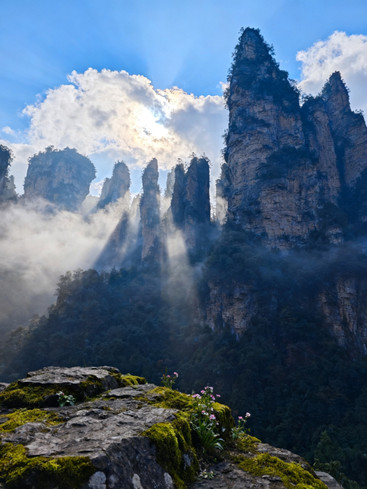 Stay at a rustic mountain lodge in Zhangjiajie for a healing