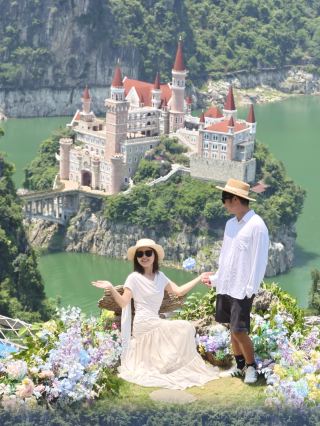 Chongqing nearby trips | Unexpectedly found a stunning fairytale castle in Hongchun Village�\