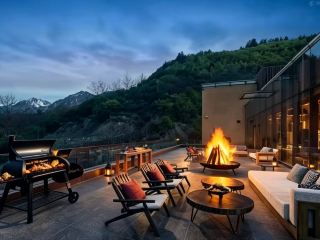 Conrad Jiuzhaigou: A Tibetan-style luxury mountain retreat, stay in Zhongcha Valley and gaze at snow-capped mountains and forests