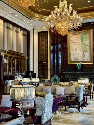 武漢万達瑞華酒店（Wanda Reign Wuhan）は、万達ホテルズ＆リゾーツの誇るフラッグシップ・ラグジュアリーホテルです。