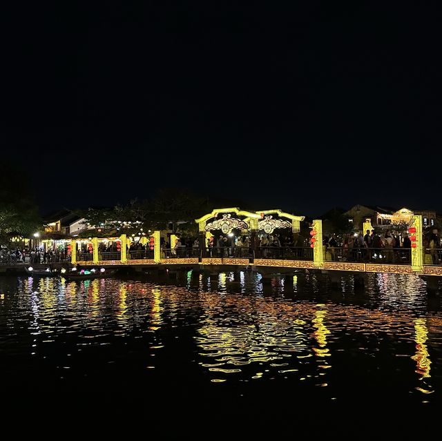 會安五光十色的燈籠之城🤩 會安五光十色的燈籠之城🤩