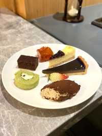 半自助晚餐$218起 任食多款沙律頭盤/海鮮/甜品