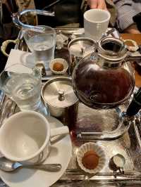 大阪　新世界でレトロな喫茶店