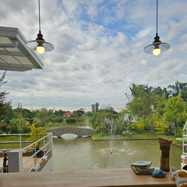 มีคุณ คาฟ่ บรรยากาศฟัาหลังฝน สวยสดชื่นมากๆ