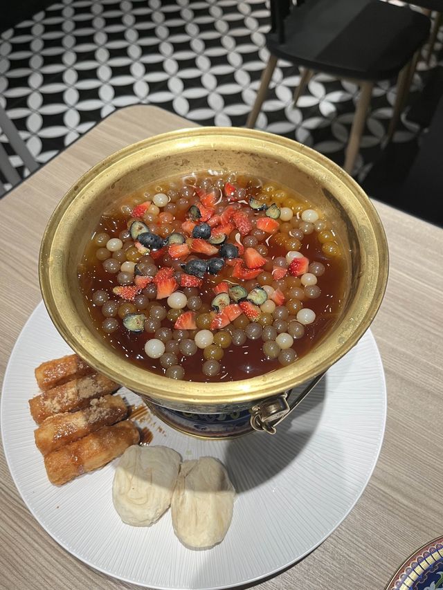 尖沙咀海景chill住食酸菜魚