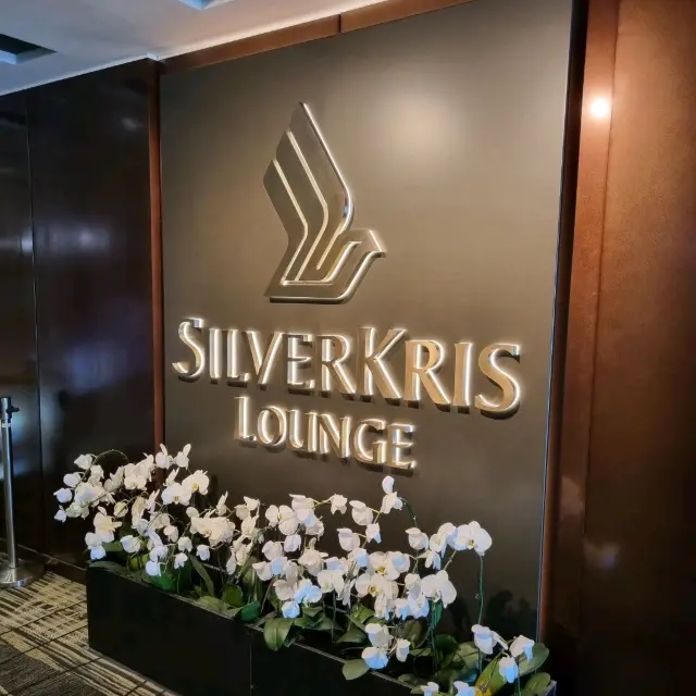 SliverKris lounge, airport oasis
