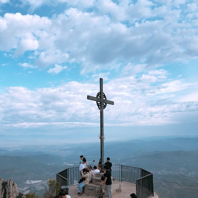안토니오 가우디의 파밀리아성당의 모티브가된 몬세라트😃