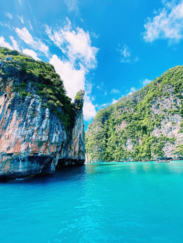 Pileh Lagoon มรกตแห่งท้องทะเล 