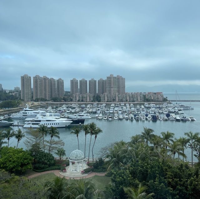  香港唯一親子海濱度假酒店，設備豪華齊全有泳池及兒童玩樂區。