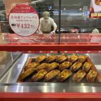 新千歳空港グルメ！出来立て！きのとやのアップルパイと極上牛乳ソフトは並んででも食べたい