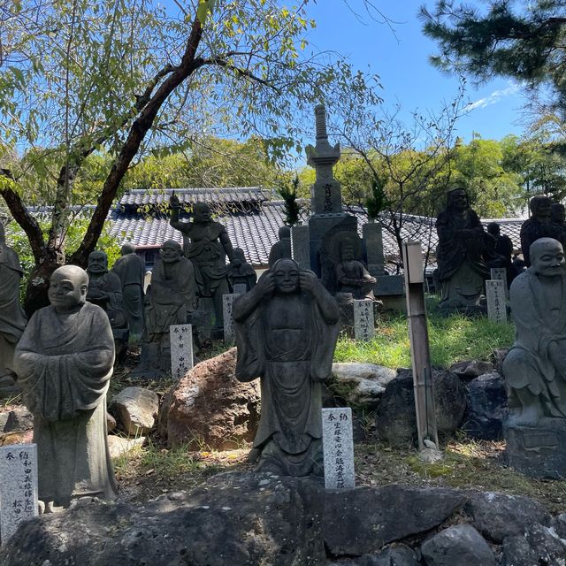 【京都府】嵐山の隠れた名所！？圧巻の嵐山羅漢！