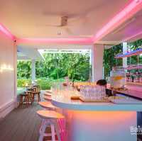 Yellow lane cafe’