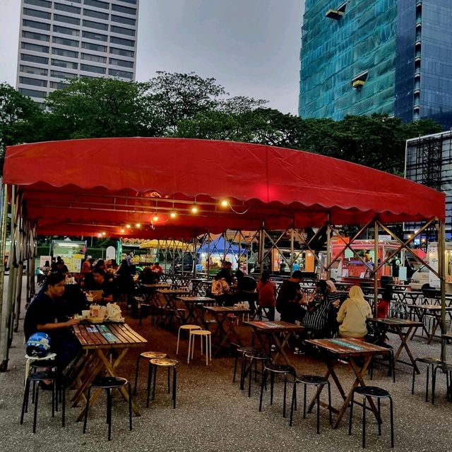 Truck food  ย่าน KLCC แนวฮิปๆ